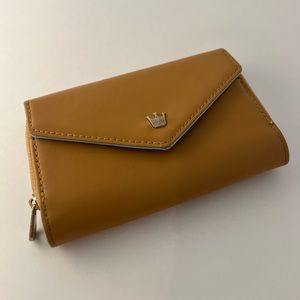 Crown Smart Pouch - Tan & Light Blue